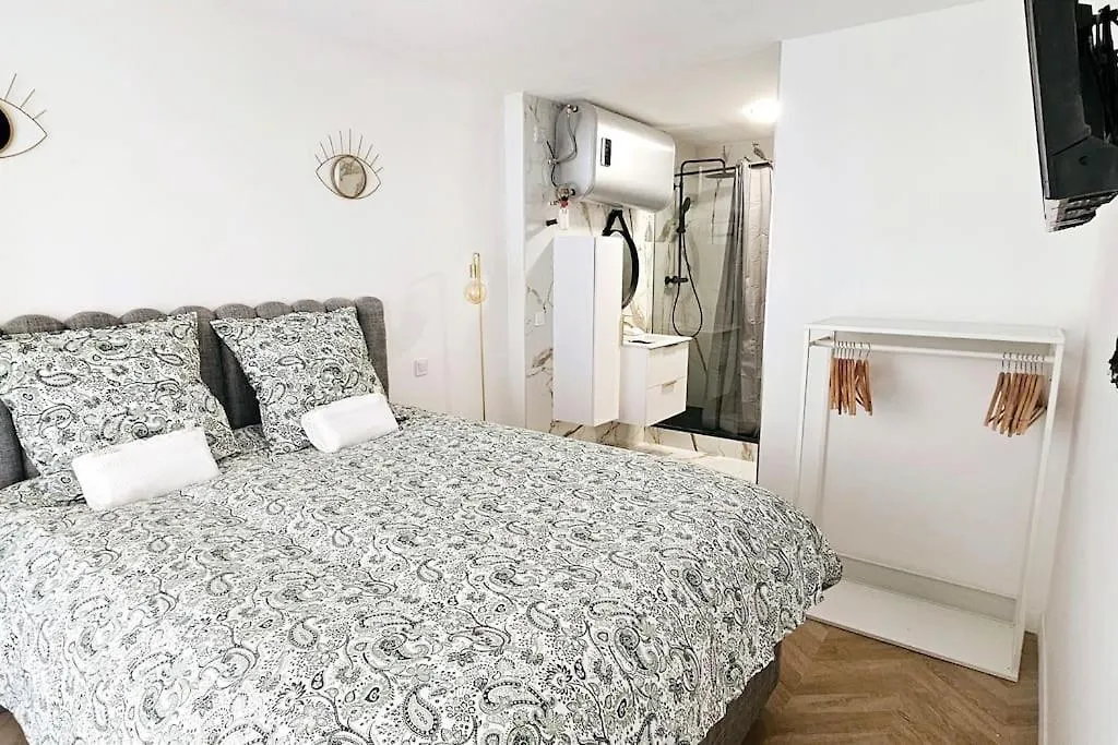 Apartmán L'Elegant 3P, 2Ch, 2Sdb, Clim, Wifi Gratuit, Parking Prive Cannes
