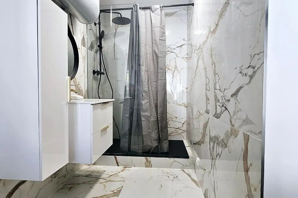 L'Elegant 3P, 2Ch, 2Sdb, Clim, Wifi Gratuit, Parking Prive Apartment Cannes 0*,  France